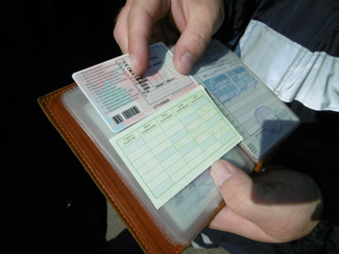 Житель Белоозерска ездил с водительскими правами, распечатанными на принтере